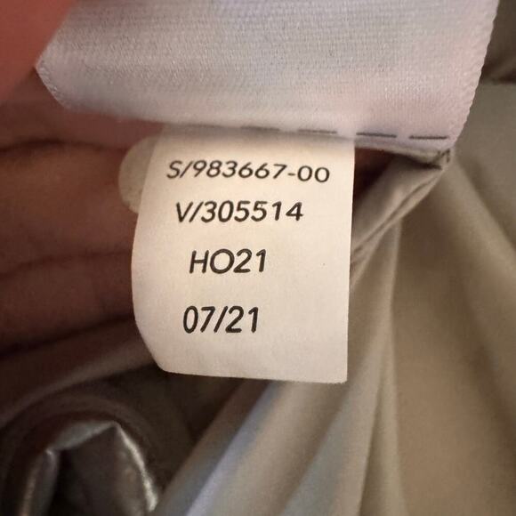 Athleta Silver Downtown Metallic Down Puffer Vest Silver Size M - Picture 12 of 13